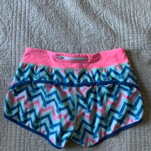 Ivivva Shorts - Picture 3 of 3